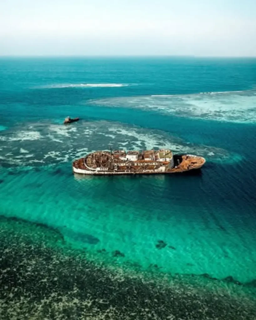 Shoaiba beach shipwreck jeddahchronicle.com